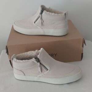 NWT Sperry Crest Lug Sneaket Bootie